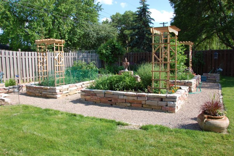 Design and Build Your Own Raised Garden Bed